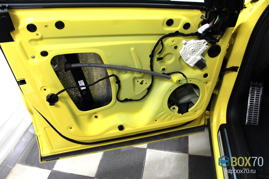 Шумоизоляция двери Audi RS Q3