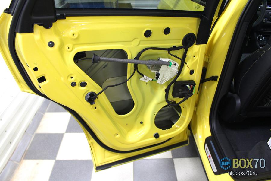 Шумоизоляция дверей Audi RS Q3