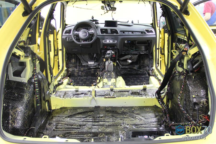 Шумоизоляция пола, бгажника, и арок колес Audi RS Q3 материалом Bimast Bomb Premium