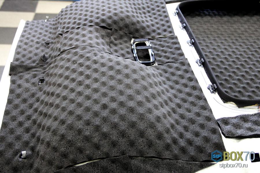 Шумоизоляция потолка Audi RS Q3