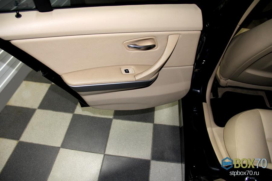 Шумоизоляция BMW 320i. Двери в собранном виде после шумки
