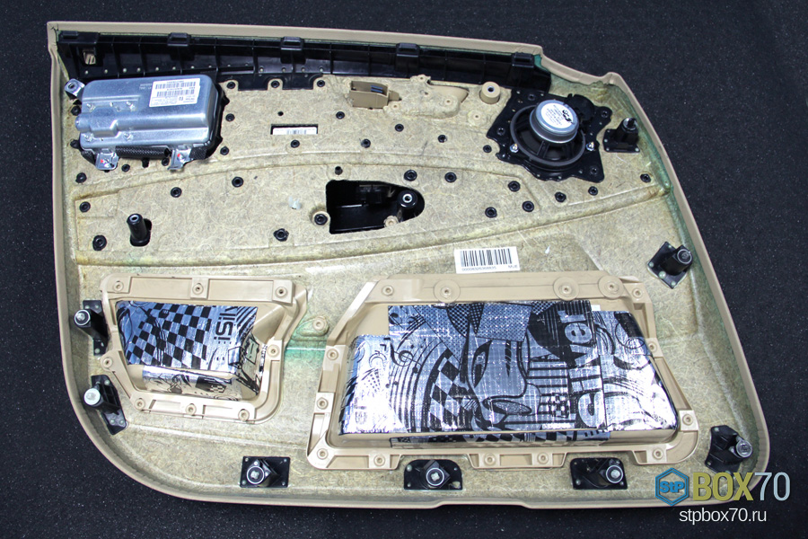 Пластиковая карта правой передней двери BMW X3 с утяжелениями
