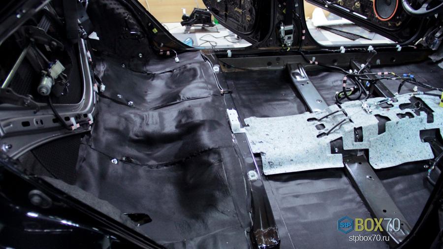 Нойс Блок при шумоизоляция пола Toyota Camry 2013 г.в. третьим слоем