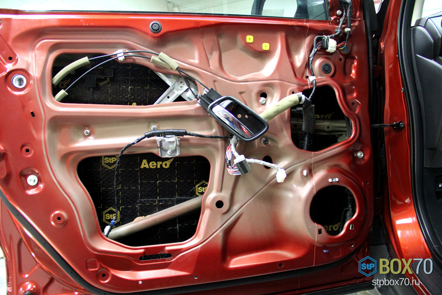 Шумоизоляция задней двери Honda CR-V первый слой StP Aero