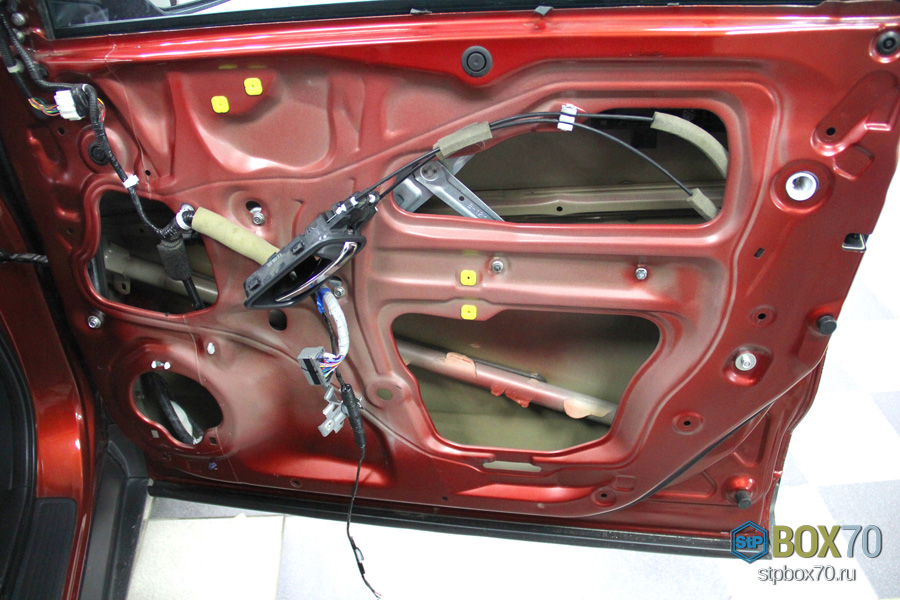 Полость двери Honda CR-V