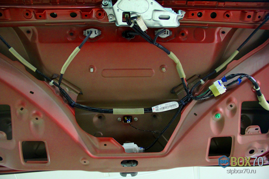 Задняя дверь в разборе Honda CR-V
