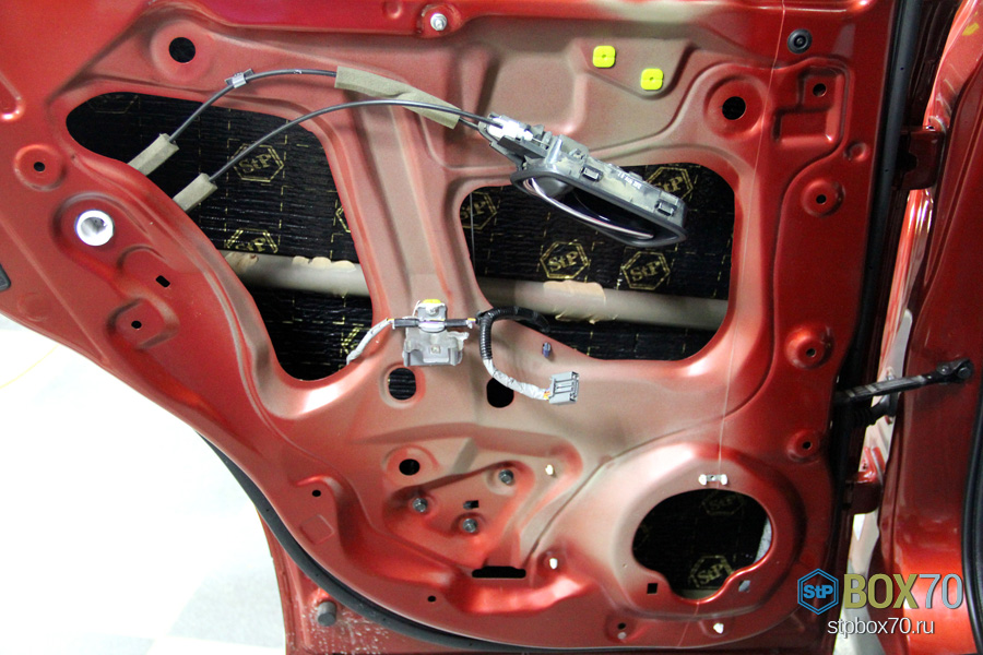 Шумоизоляция Honda CR-V второй слой Акцент Премиум