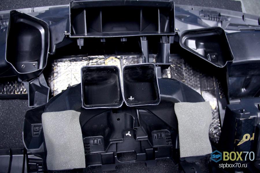 Шумоизоляция панели Honda CR-V проклейка первого слоя