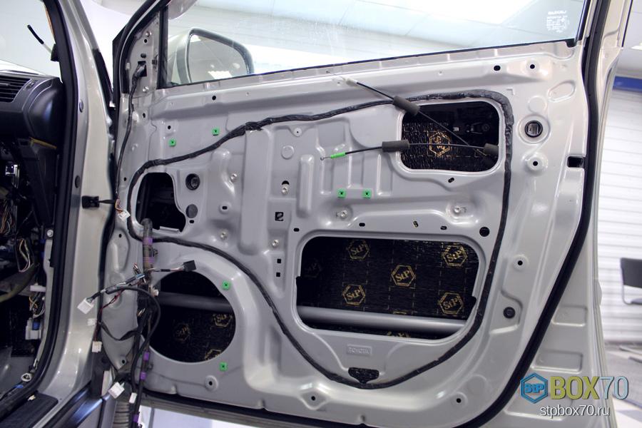 Шумоизоляция дверей Lexus RX350