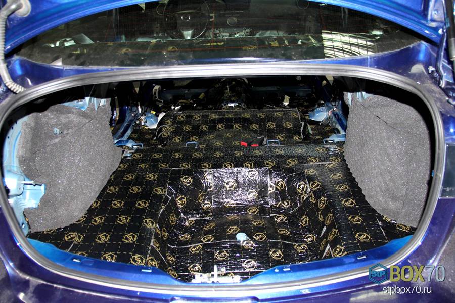 Шумоизоляция пола багажника Mazda 3
