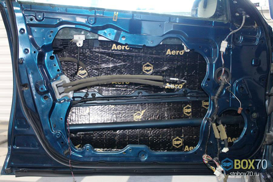 Шумоизоляция левой передней двери Nissan Teana 2008 первый слой