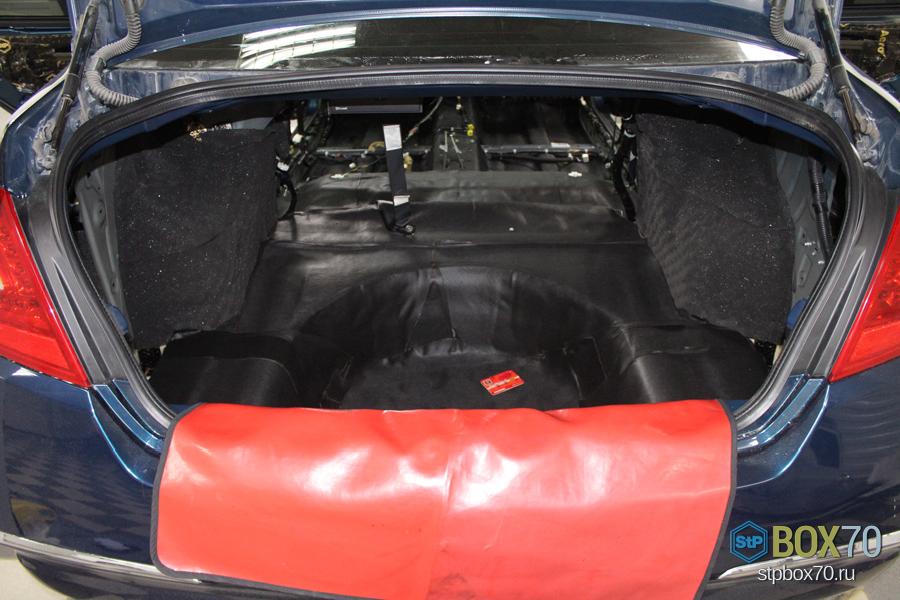 Шумоизоляция багажника Nissan Teana 2008 третьим слоем материалом Нойз Блок